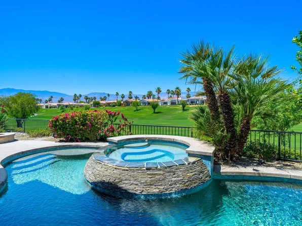 371 Tomahawk Dr, Palm Desert, CA 92211