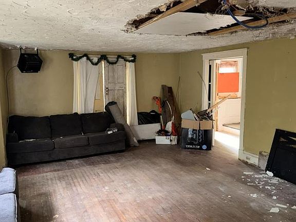 4th image of 412 W 5th Ave #3