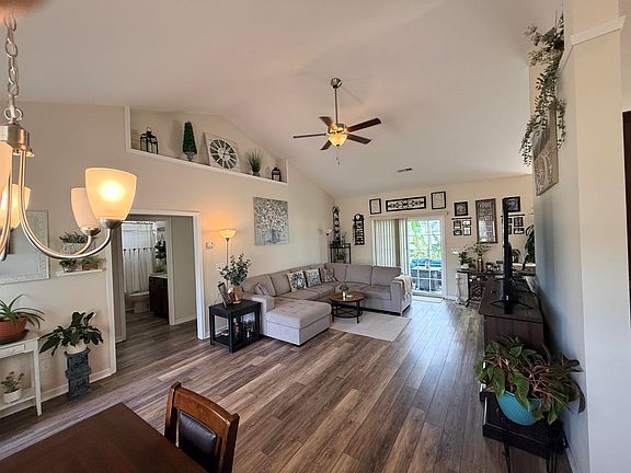 5th image of 745 Weston Dr.