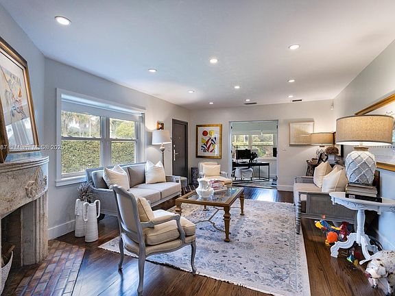 2nd image of 1200 SW 18th St