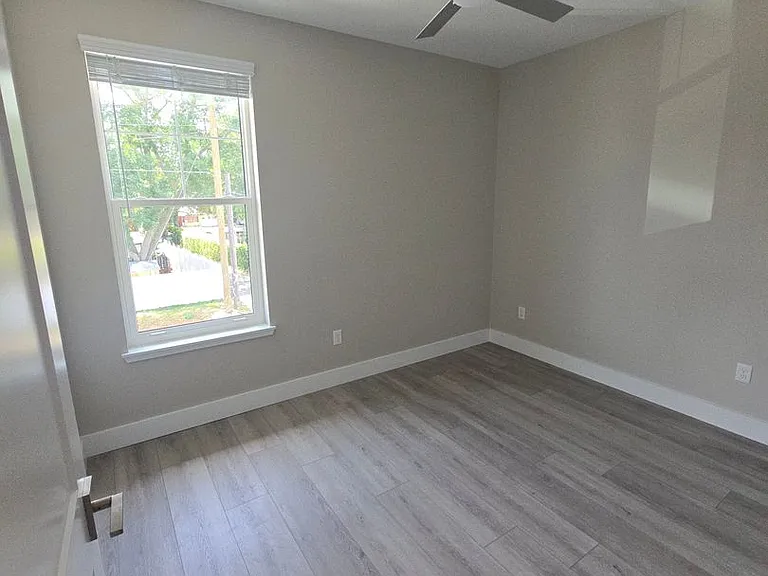 701 Bates Ave SW — Photo 24