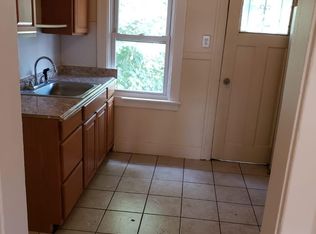 6852 Reuter St, Dearborn, MI 48126