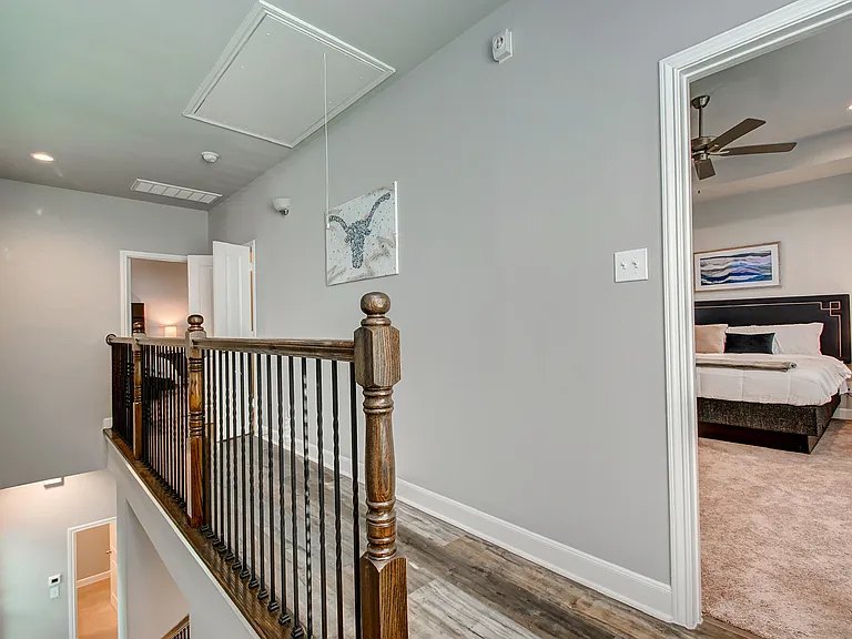 4151 Dupont St — Photo 17