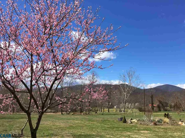 574 Shields Gap Rd, Roseland, VA 22967