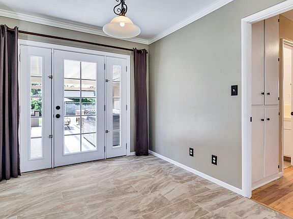 5th image of 818 Robinhood Ln