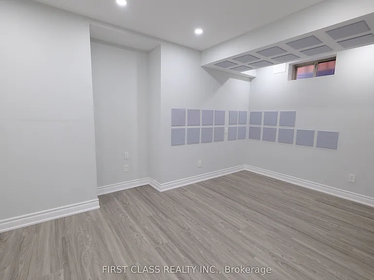 11 Claudview St — Photo 16