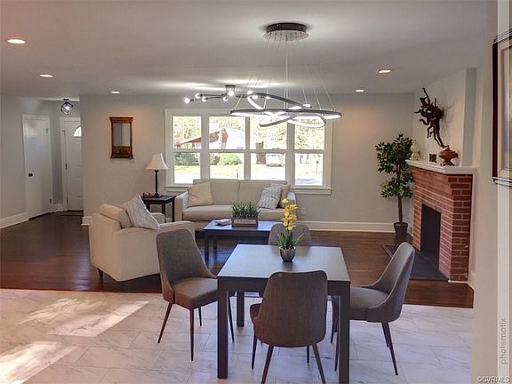 2nd image of 105 N Colonial Dr