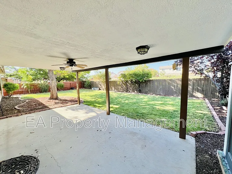 8016 Lynnhaven Pl NW — Photo 20