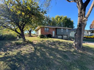 40 Ellington St, Holt, MO 64048