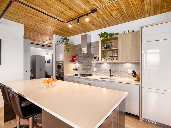 5th image of 4223 Hastings St #302