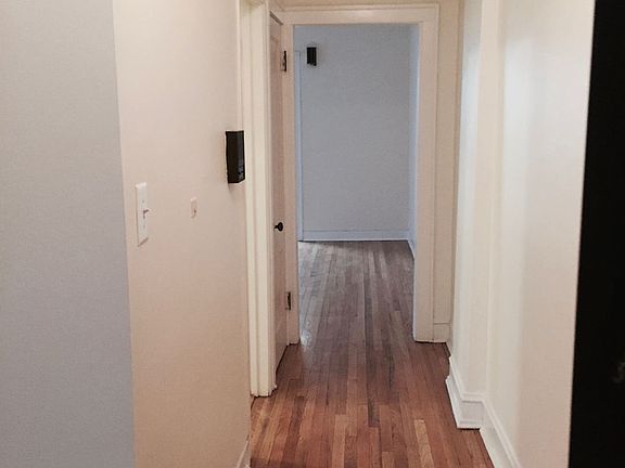 3rd image of 739 Clarence Ave #2