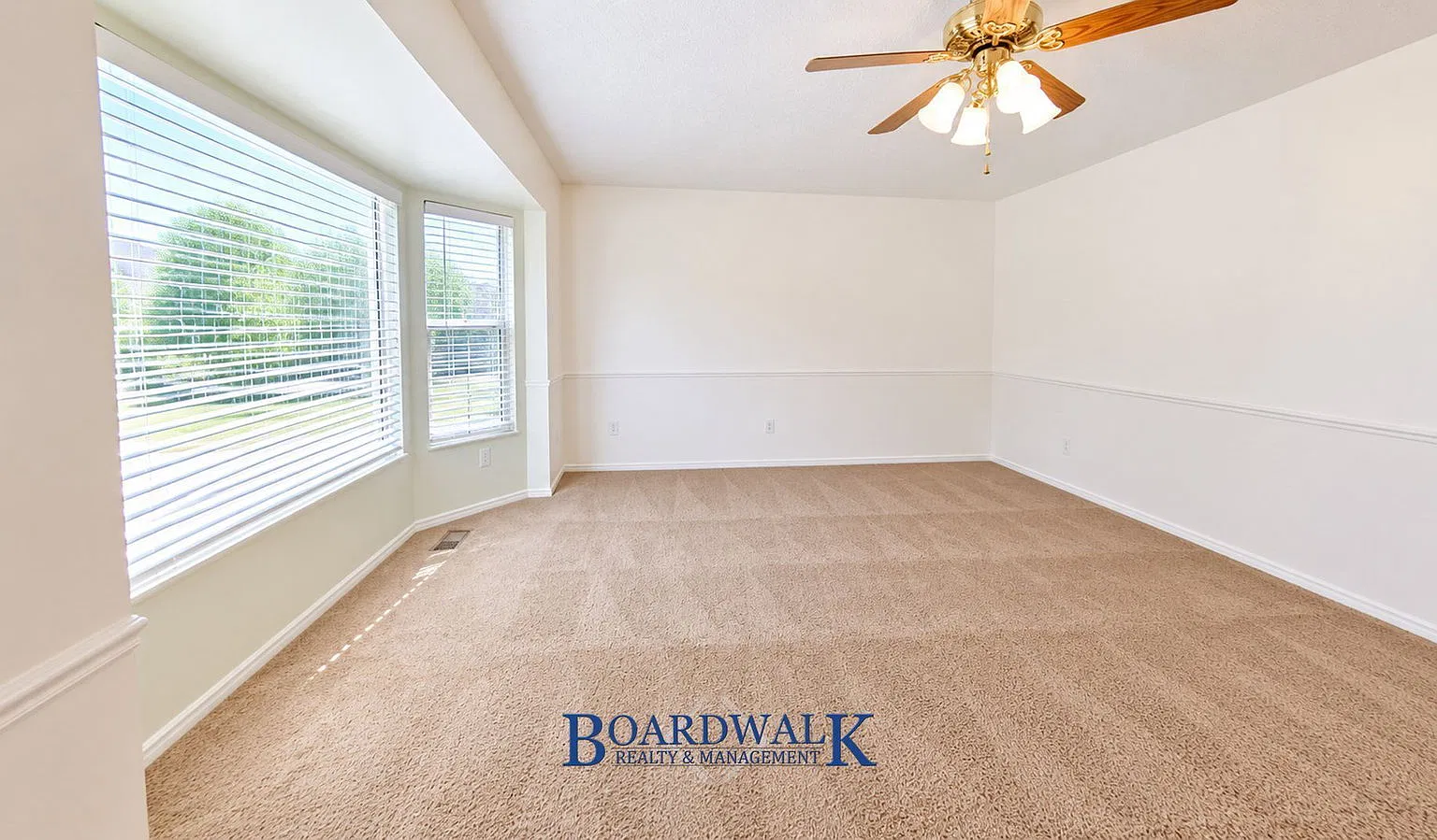 4 bed, 3.0 bath, 2491 sqft, $2,550 — Photo 4