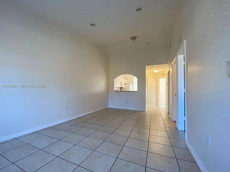 930 NE 34th Ave #202 — Photo 14