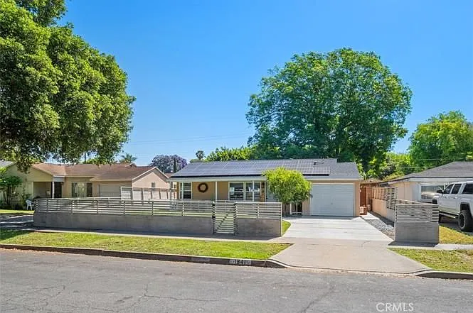1341 S Towner St — Photo 1