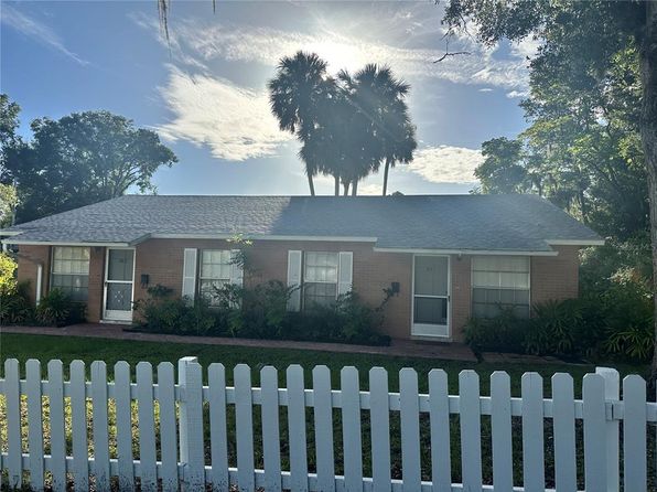 221 N Adelle Ave