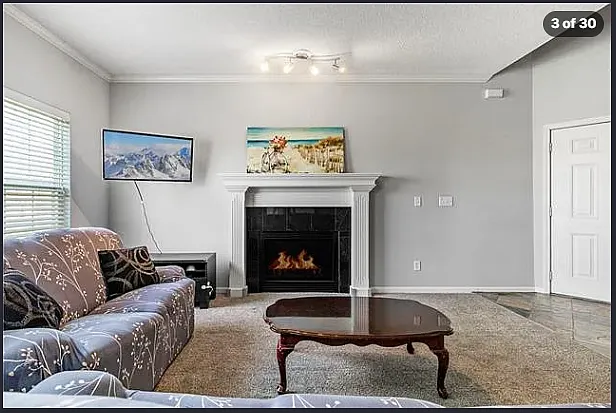 3 bed, 2400 sqft, $2,600 — Photo 4