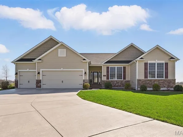 206 Kennicott Dr, Cottleville, MO 63304