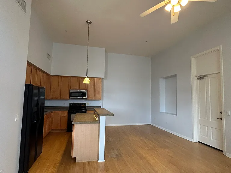460 S 6th Ave #1106 — Photo 16