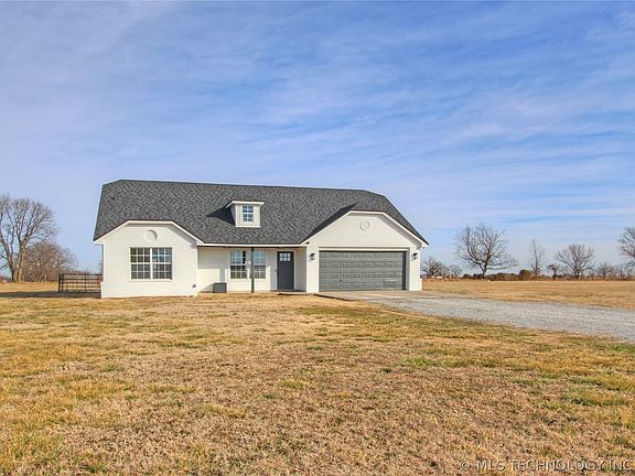 3rd image of 398186 W 3230th Dr