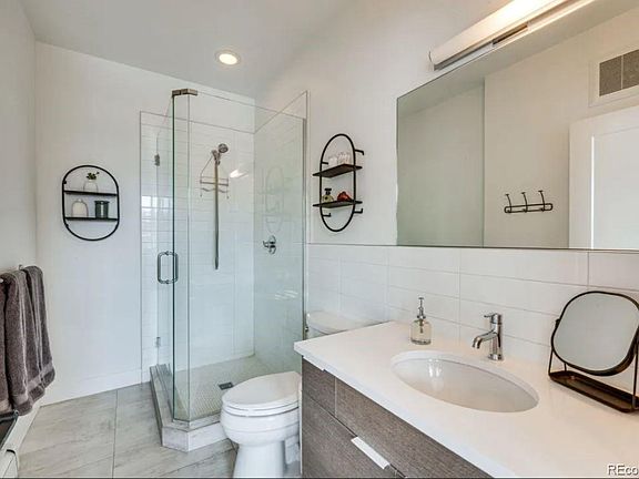 5th image of 800 Park Avenue #207
