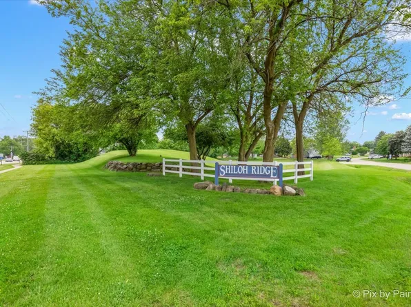 34 & 35 Cedar Creek Dr, McHenry, IL 60051