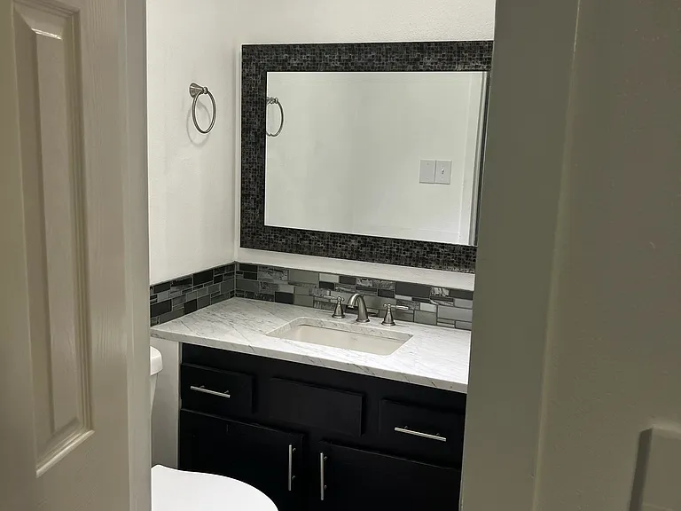 1001 Coleman Ave — Photo 3