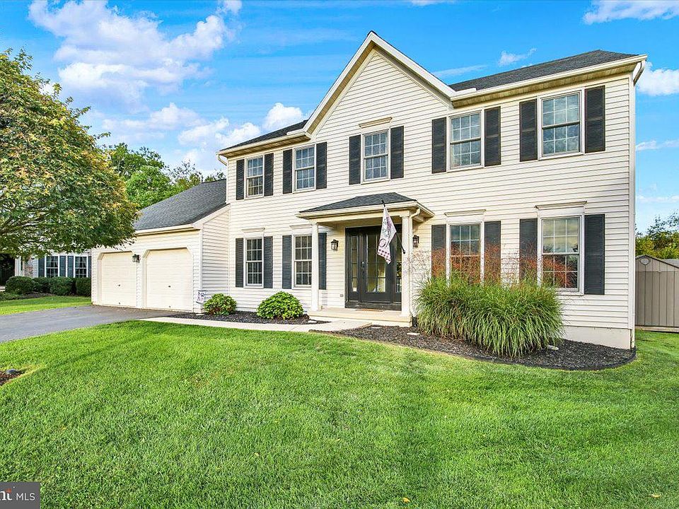 1st image of 131 Quarry View Dr