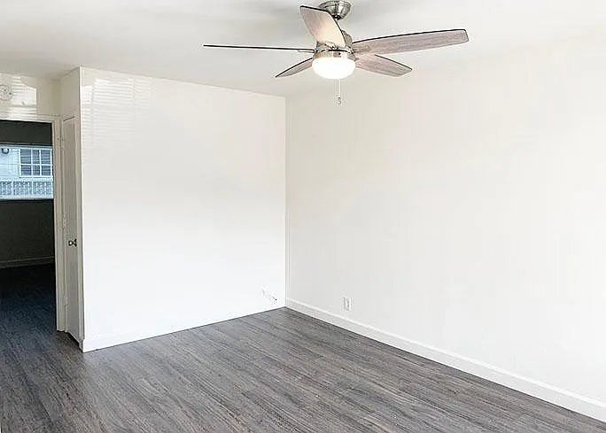 2421 Palmetto Ave #6 — Photo 12