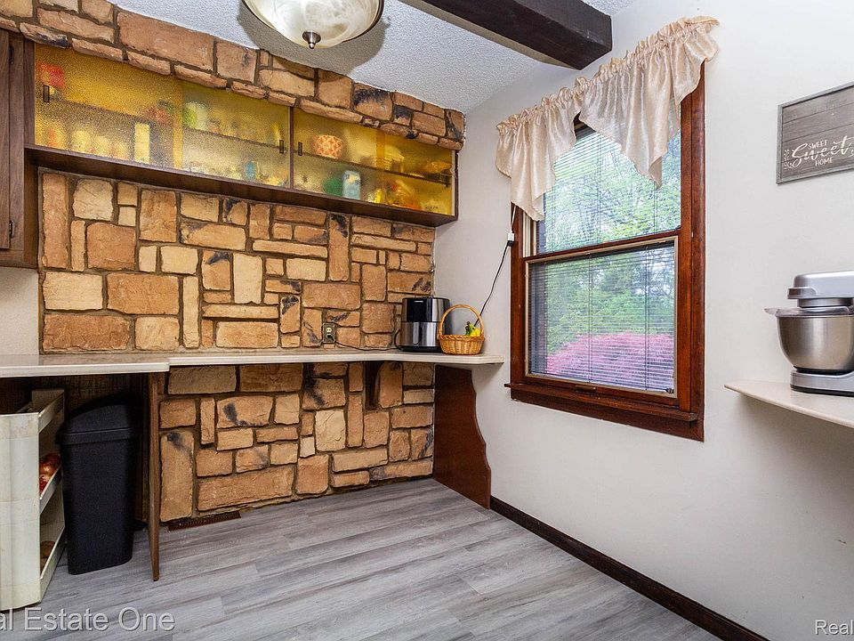 1977 Markese Ave, photo 10