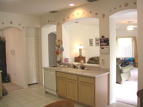 Kitchen/Den