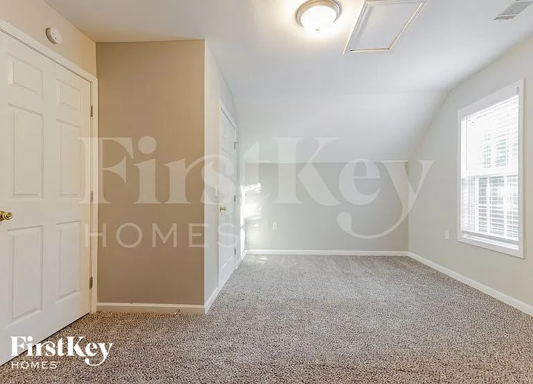 940 Willow Hollow Dr — Photo 14