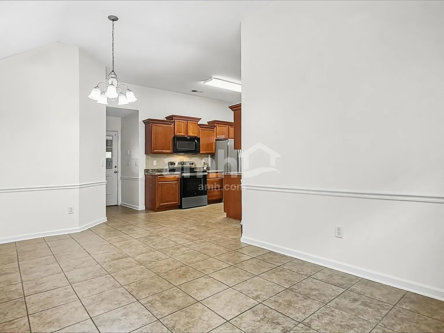 3 bed, 2.0 bath, 2020 sqft, $2,130 — Photo 4