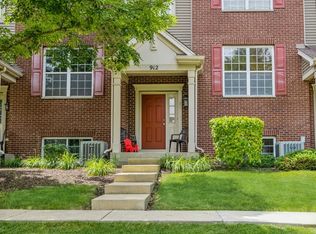 912 Neudearborn Ln, Naperville, IL 60563