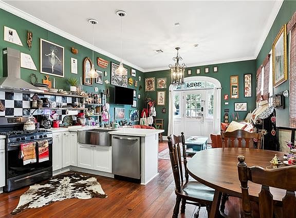 3rd image of 3924 Annunciation St