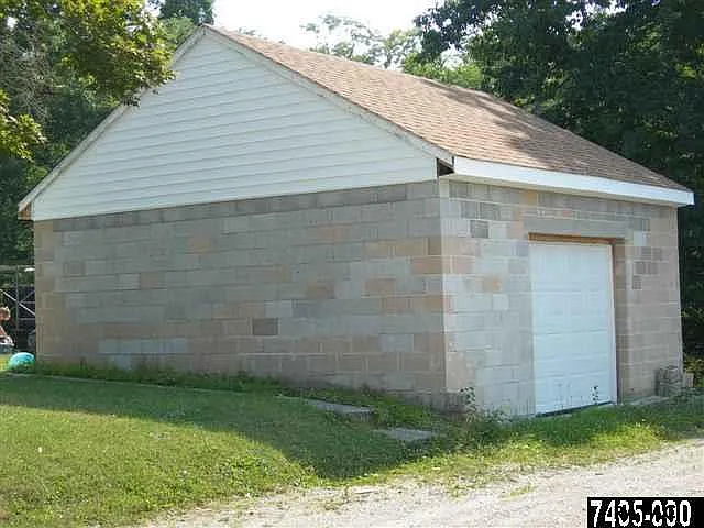 Building Photo 3