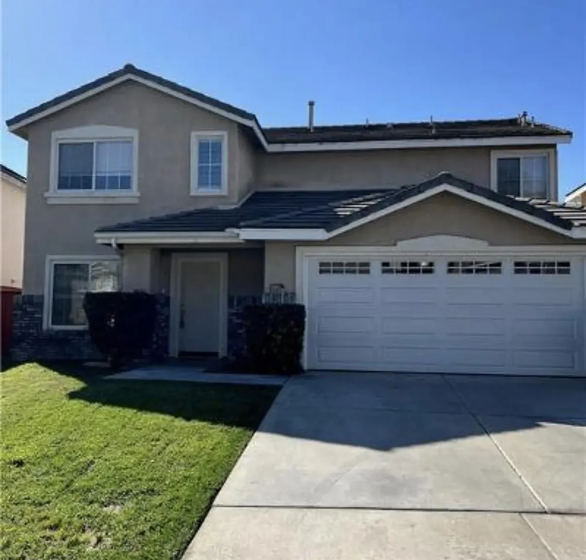 4 bed, 2.5 bath, 2146 sqft, $4,000 — Photo 1