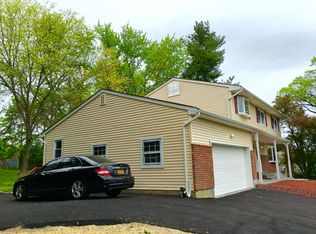 8 Briarwood Ave, Monroe, NY 10950