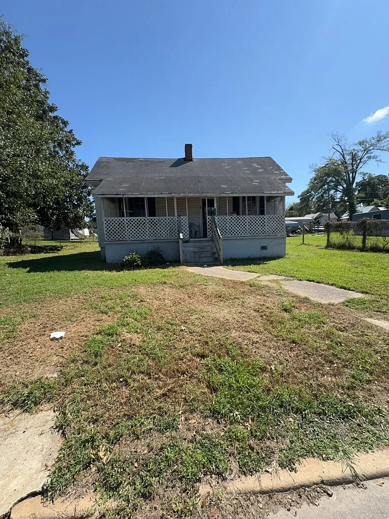 2 bed, 1.0 bath, $650 — Photo 2