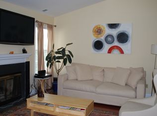 202 Salem Ct APT 12, Princeton, NJ 08540