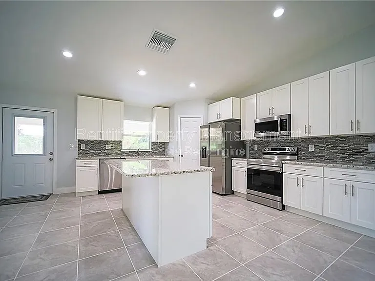 1535 Argosy Rd — Photo 4