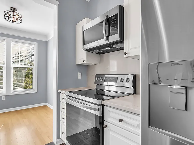 2332 Chatelain Way #1 — Photo 6