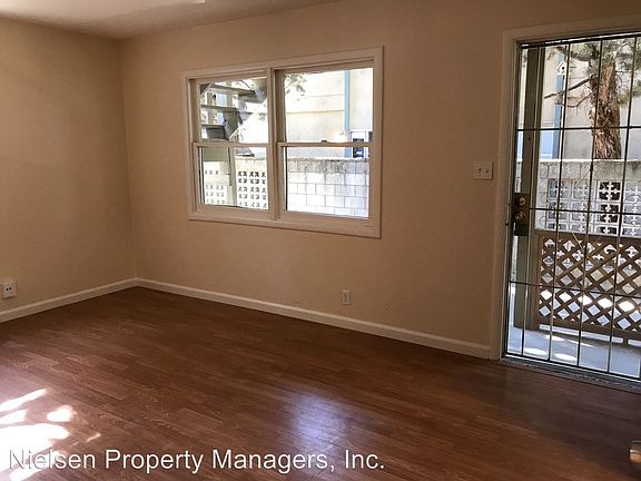3rd image of 411 22nd St APT 02