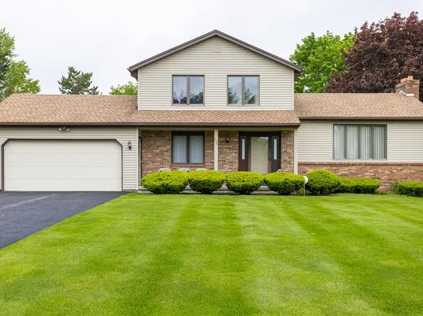 234 Applegrove Dr, Rochester, NY 14612