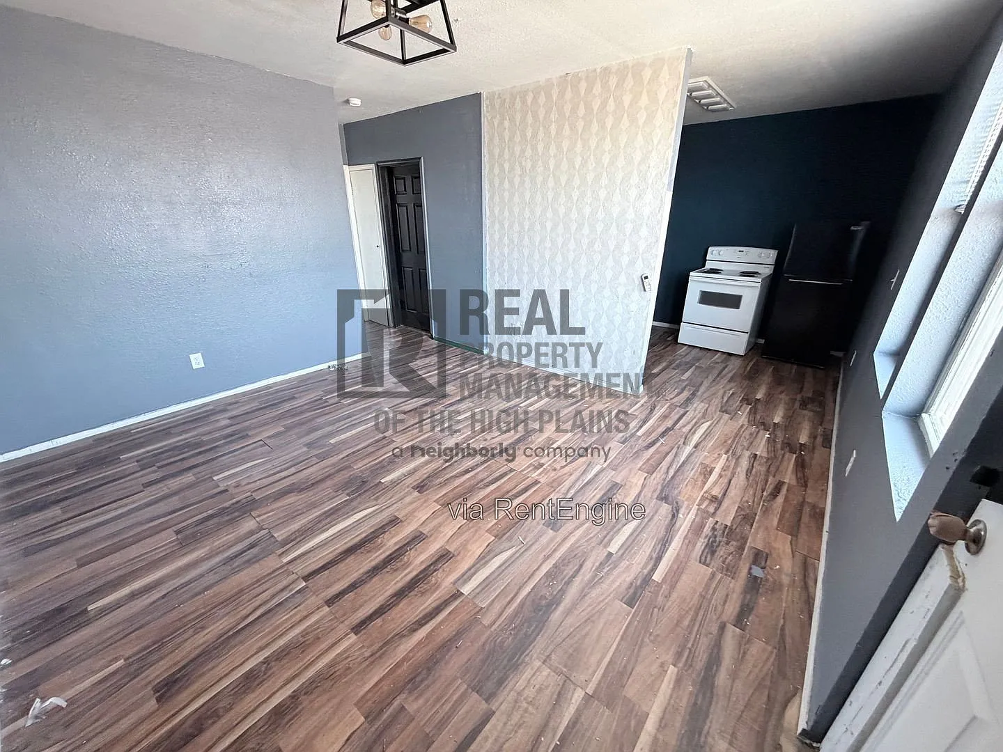 2 bed, 1.0 bath, $650 — Photo 3