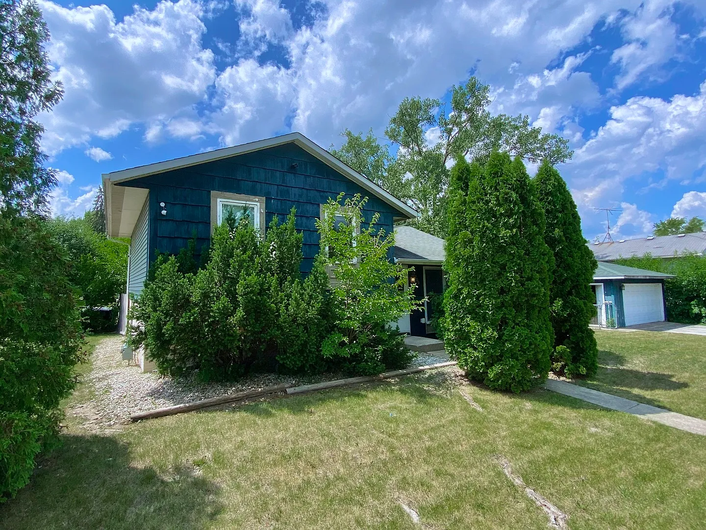 22200 Windsor Ct photo 1