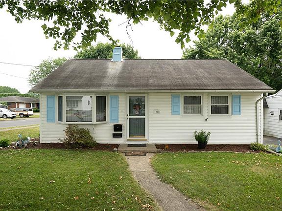 3rd image of 1718 North Blvd