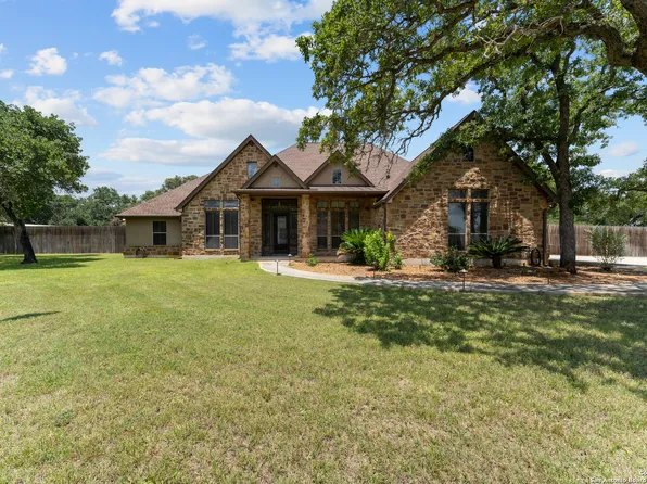 149 Copper Creek, La Vernia, TX 78121