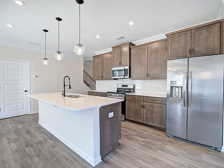 401 Perth Dr — Photo 8