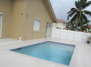 18189 NW 61st Ct, Hialeah, FL 33015