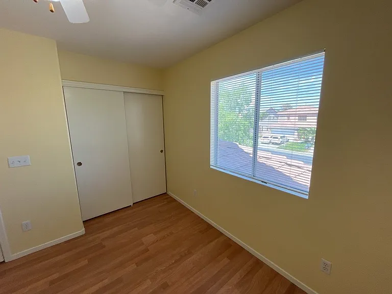 6045 Stone Hollow Ave — Photo 38